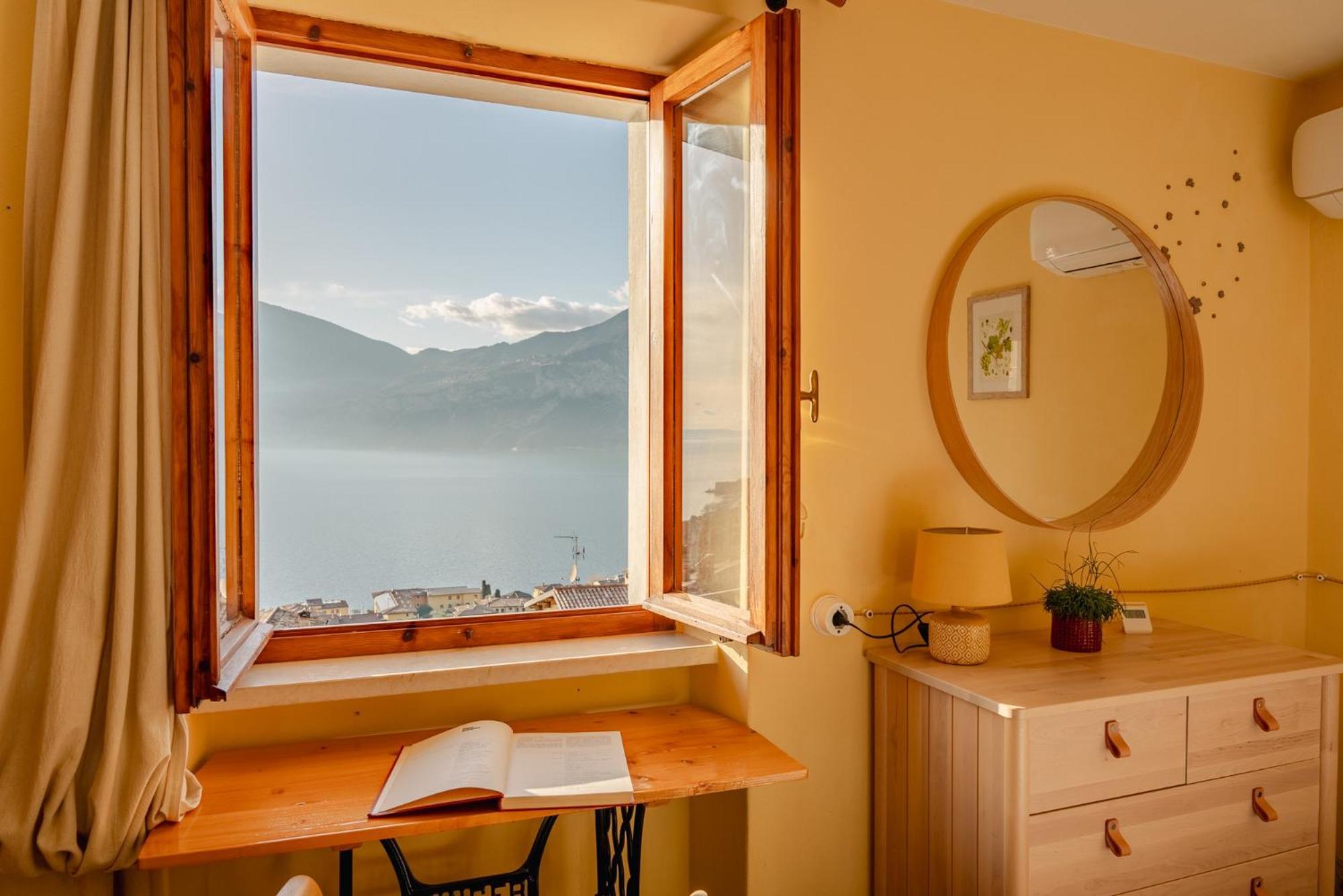Garda Doma Bed & Breakfast Brenzone sul Garda Luaran gambar