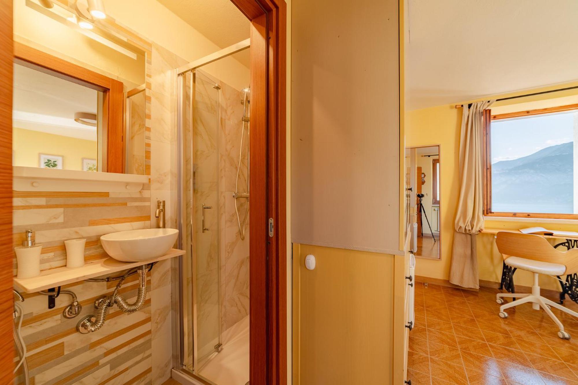 Garda Doma Bed & Breakfast Brenzone sul Garda Luaran gambar