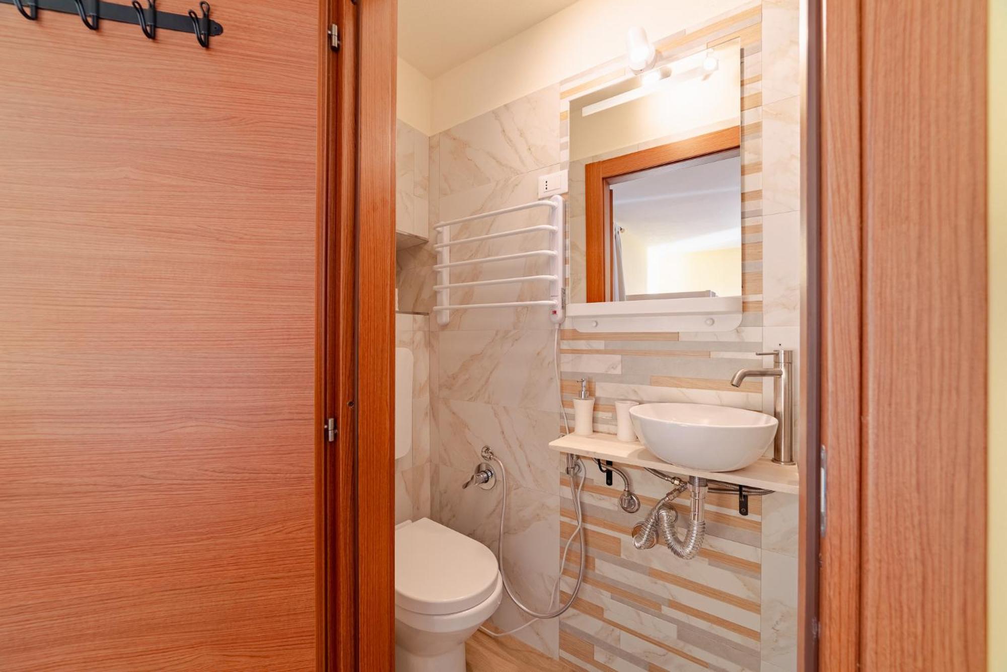 Garda Doma Bed & Breakfast Brenzone sul Garda Luaran gambar